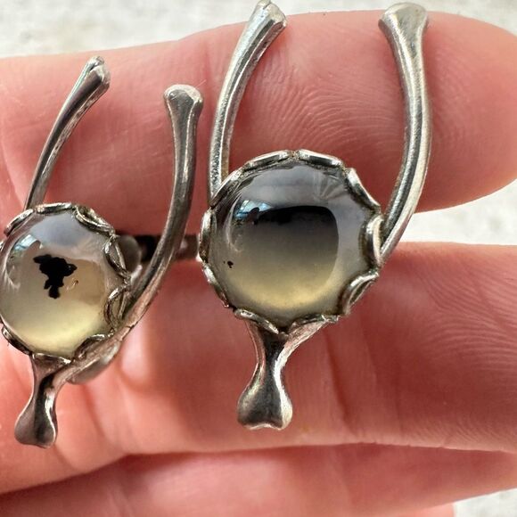 Vintage Moss Agate Wishbone Screw Back Earrings - Picture 3 of 6